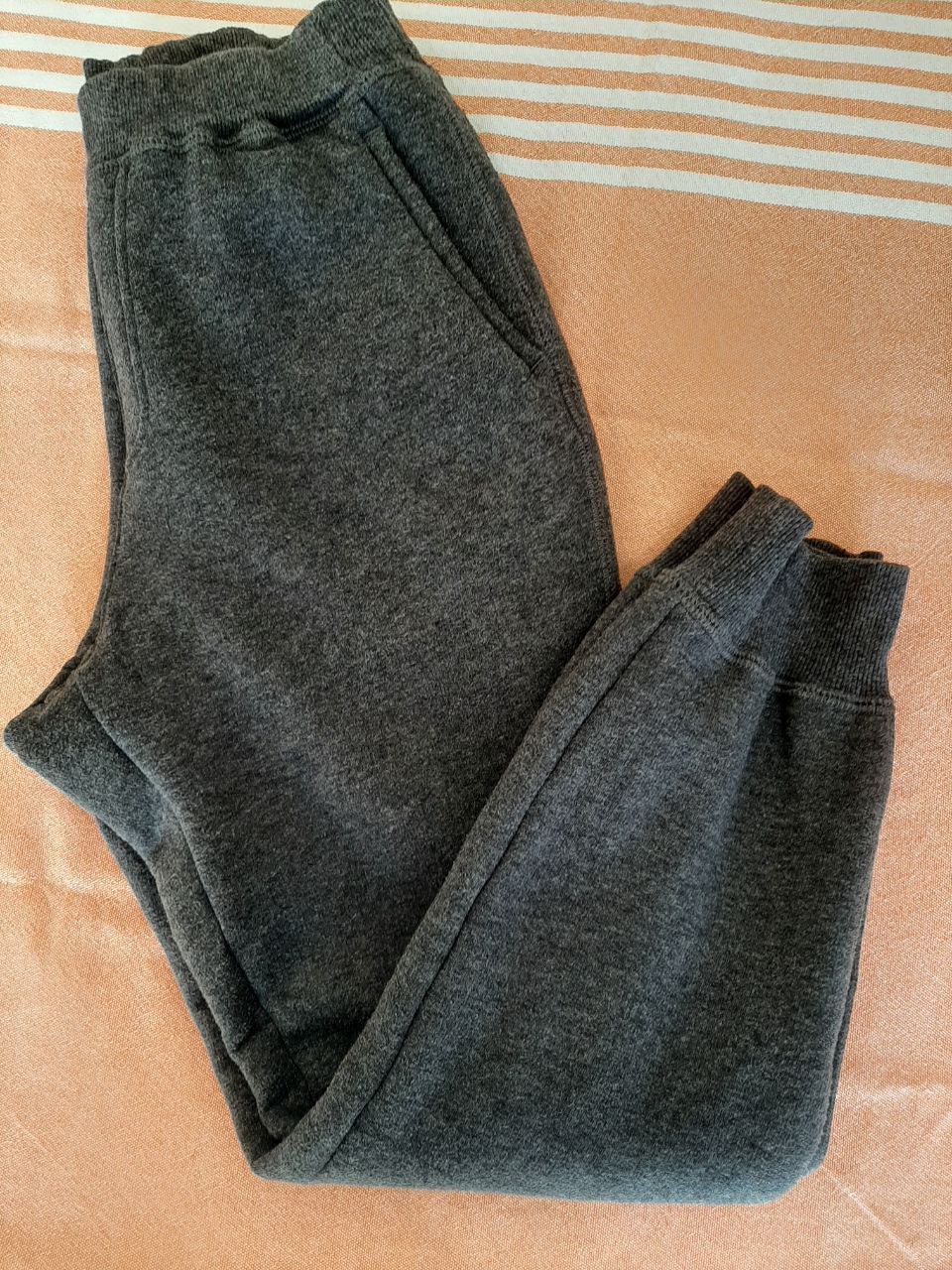 Uniqlo джоггеры на шерпе