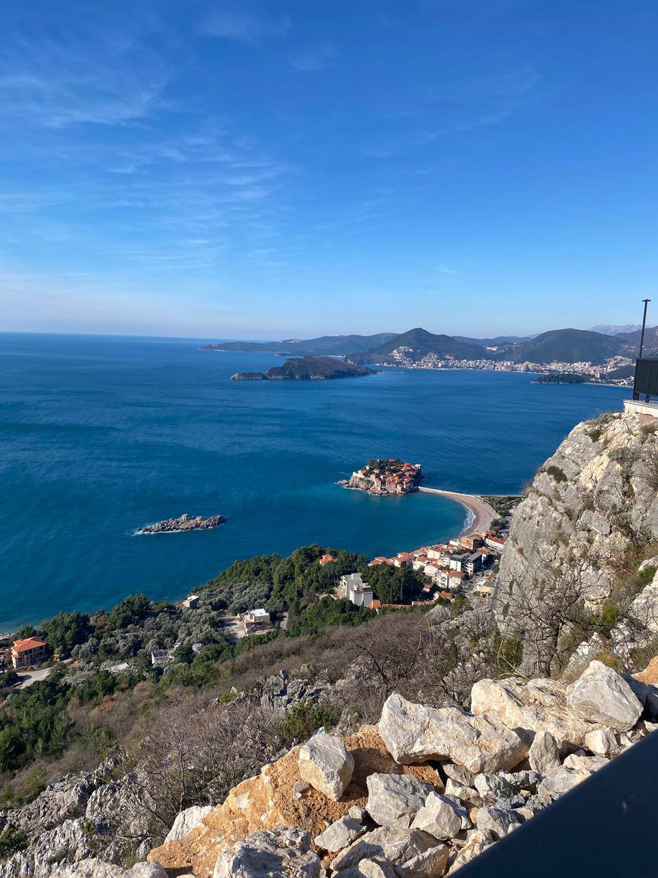Аренда новой виллы с тремя спальнями + бассейн и вид на море